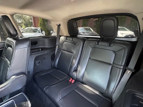 Used 2020 Lincoln Aviator Reserve w/ Equipment Group 202A image 11