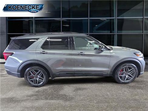 Certified 2025 Ford Explorer ST-Line w/ ST-Line Street Pack image 6