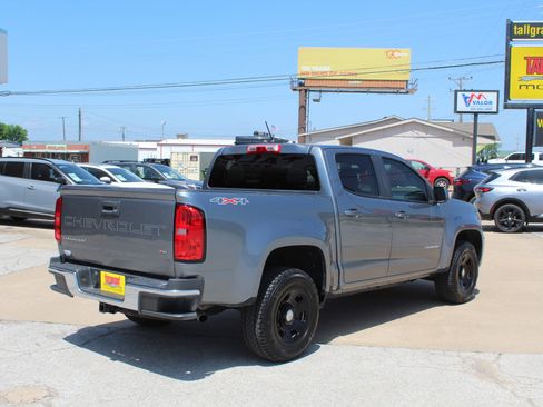 Used 2022 Chevrolet Colorado W/T AWD/4WD image 5