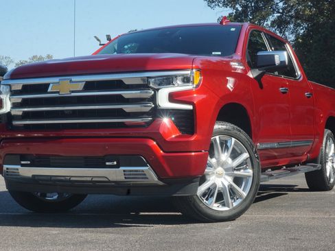 Used 2023 Chevrolet Silverado 1500 High Country w/ High Country Premium Package image 4