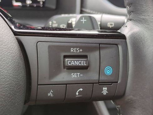 Used 2022 Nissan Rogue Platinum w/ Head-Up Display Package image 27