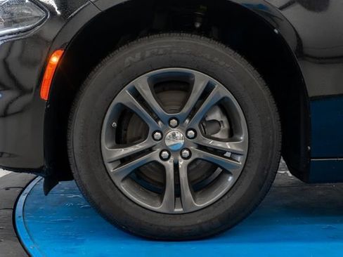 Used 2022 Dodge Charger SXT RWD image 2