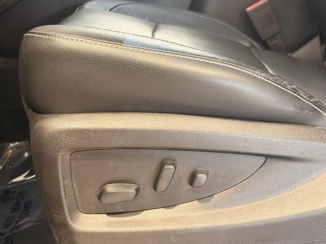 Used 2018 Chevrolet Tahoe Premier AWD/4WD image 13