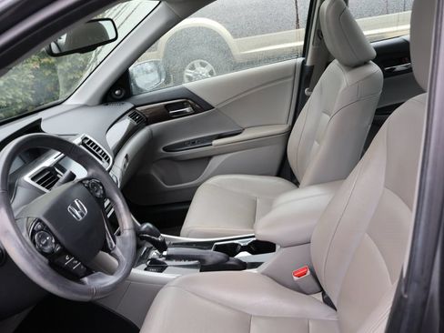 Used 2017 Honda Accord EX-L image 11
