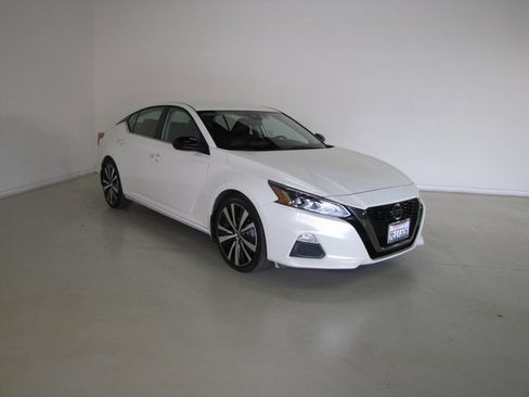 Used 2020 Nissan Altima 2.5 SR image 3