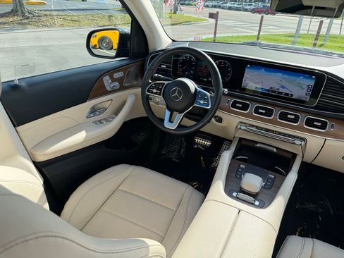 Used 2022 Mercedes-Benz GLS 450 4MATIC image 37