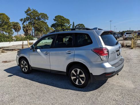 Used 2018 Subaru Forester 2.5i Premium w/ All-Weather Package image 7