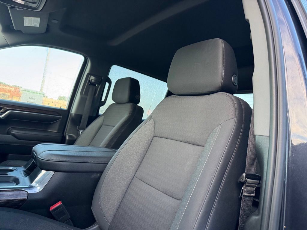 Used 2024 GMC Sierra 1500 Elevation w/ Preferred Package AWD/4WD image 7