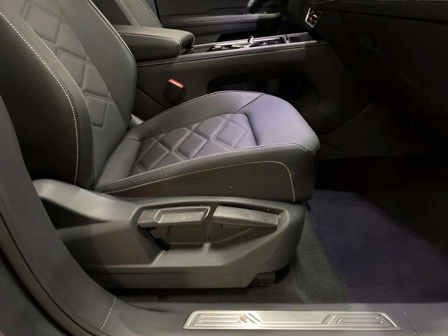 Used 2025 Volkswagen Atlas Cross Sport SE AWD/4WD image 51