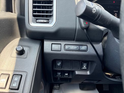 Used 2022 Nissan Frontier SV AWD/4WD image 28