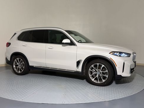 Used 2024 BMW X5 xDrive40i AWD/4WD image 7