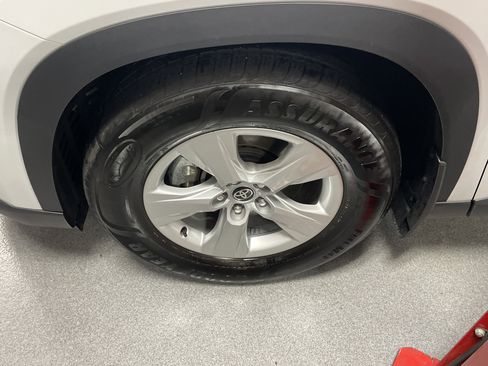 Certified 2025 Toyota Grand Highlander LE image 13