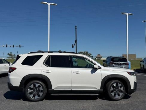 New 2026 Honda Pilot Touring image 5