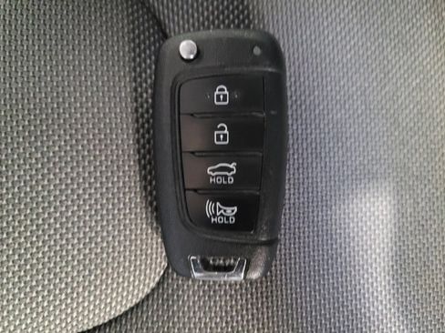 Used 2024 Hyundai Elantra SE FWD image 32