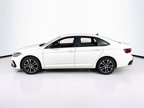 Certified 2025 Volkswagen Jetta Sport FWD image 8