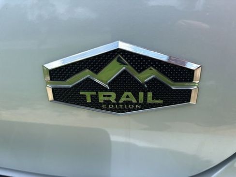 New 2025 Mitsubishi Outlander SE image 24