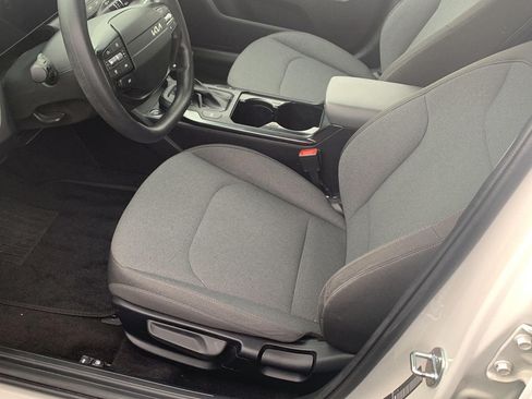 Used 2025 Kia K4 FWD image 8