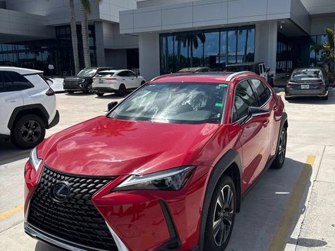 Used 2024 Lexus UX 250h FWD image 4