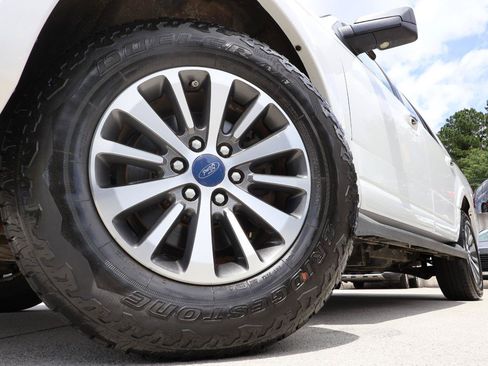 Used 2017 Ford Expedition XLT RWD image 24