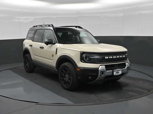 Used 2025 Ford Bronco Sport Badlands w/ Badlands Tech Package AWD/4WD image 2