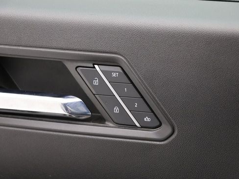 Used 2023 GMC Canyon Denali image 35