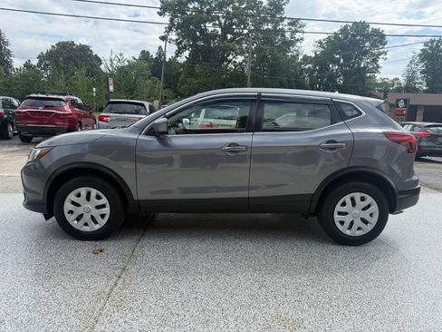 Used 2019 Nissan Rogue Sport S FWD image 3