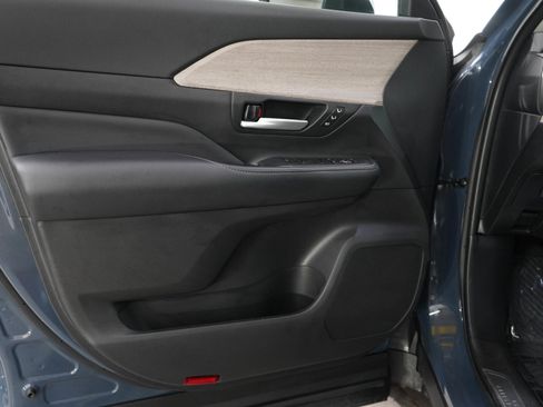 Used 2024 Toyota Grand Highlander AWD image 20
