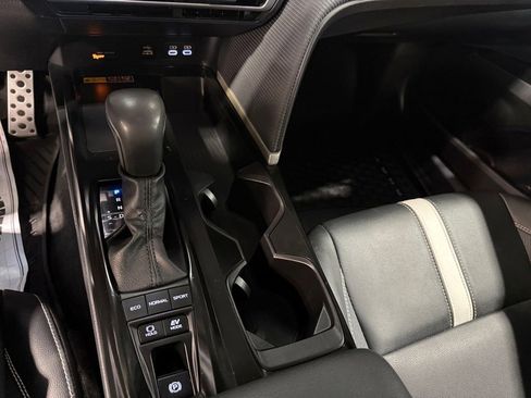 Used 2025 Toyota Camry LE image 33