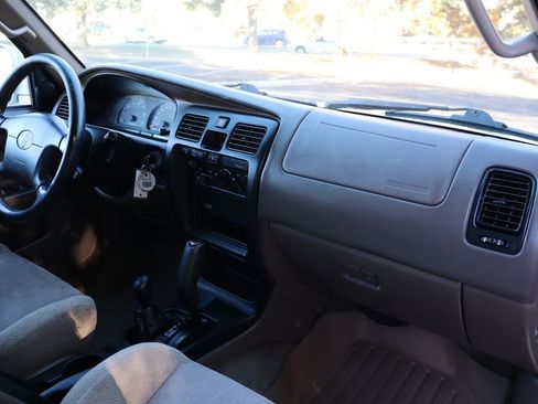 Used 2000 Toyota 4Runner SR5 w/ Upgrade Value Pkg 4 image 17