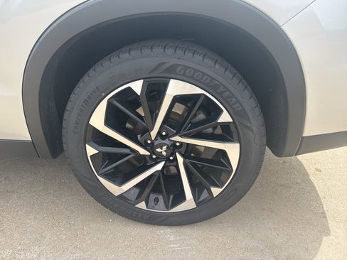 Used 2024 Mitsubishi Outlander SE image 9