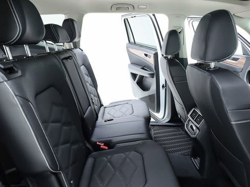 New 2026 Volkswagen Atlas SE image 38