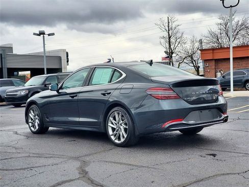 Used 2022 Genesis G70 2.0T image 4