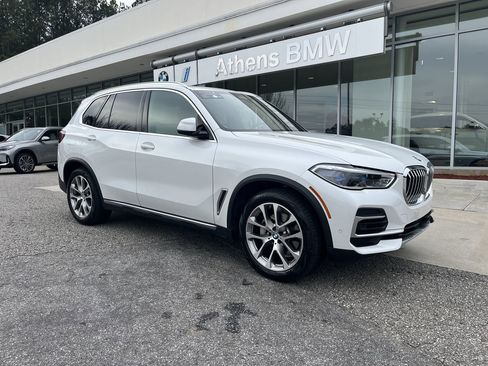 Certified 2022 BMW X5 xDrive40i w/ Executive Package image 2