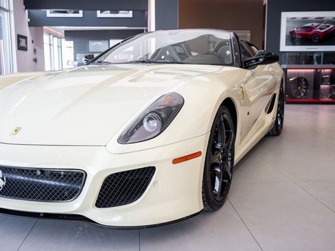 Used 2011 Ferrari 599 SA Aperta image 40