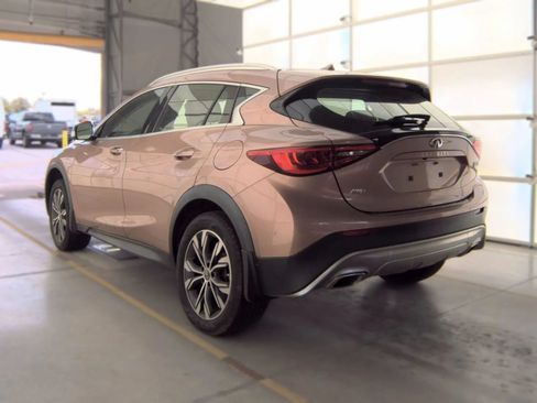 Used 2018 INFINITI QX30 Premium AWD/4WD image 4