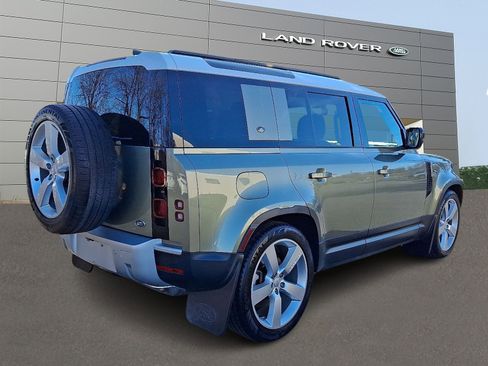 Used 2022 Land Rover Defender 110 SE image 2