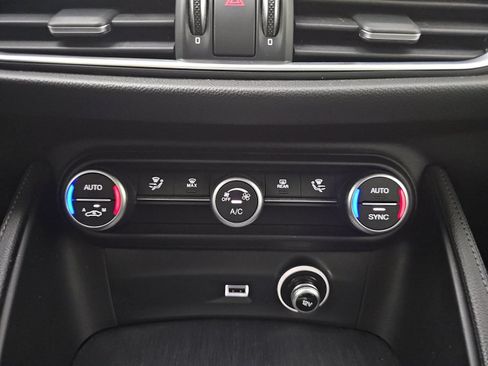 Used 2020 Alfa Romeo Stelvio w/ Nero Edizione RWD image 23