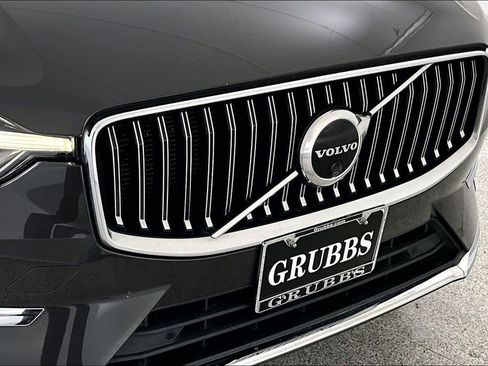 Certified 2023 Volvo XC60 B5 Ultimate w/ Climate Package image 38