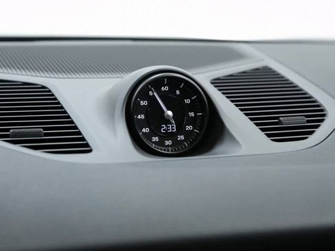 Certified 2025 Porsche Cayenne Coupe image 24