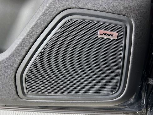 New 2026 Porsche Macan Base image 21