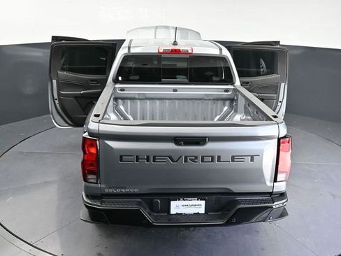 Used 2025 Chevrolet Colorado W/T RWD image 40