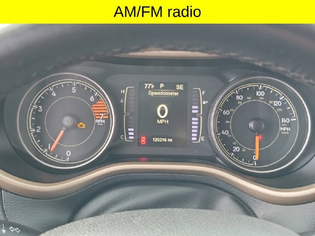 Used 2017 Jeep Cherokee Latitude AWD/4WD image 13