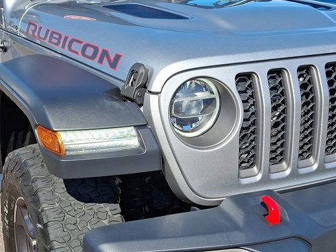 Used 2020 Jeep Gladiator Rubicon image 9