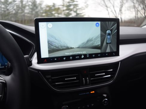 Used 2025 Ford Escape Platinum w/ Premium Technology Package image 10