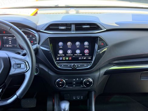 Used 2021 Chevrolet TrailBlazer RS w/ Sun and Liftgate Package AWD/4WD image 18