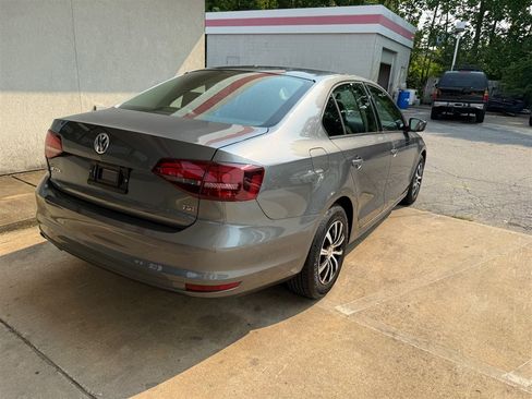 Used 2016 Volkswagen Jetta S FWD image 3