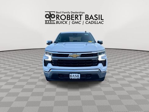 Used 2023 Chevrolet Silverado 1500 LT AWD/4WD image 3