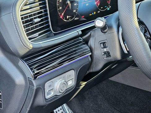 New 2025 Mercedes-Benz GLS 580 4MATIC image 17