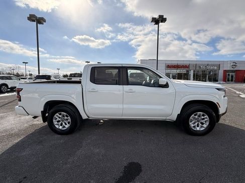 Certified 2024 Nissan Frontier SV w/ Technology Package image 4