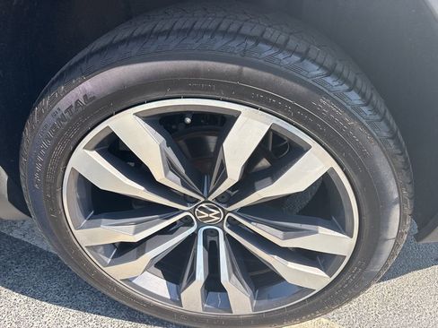 Used 2022 Volkswagen Atlas SEL Premium AWD/4WD image 12